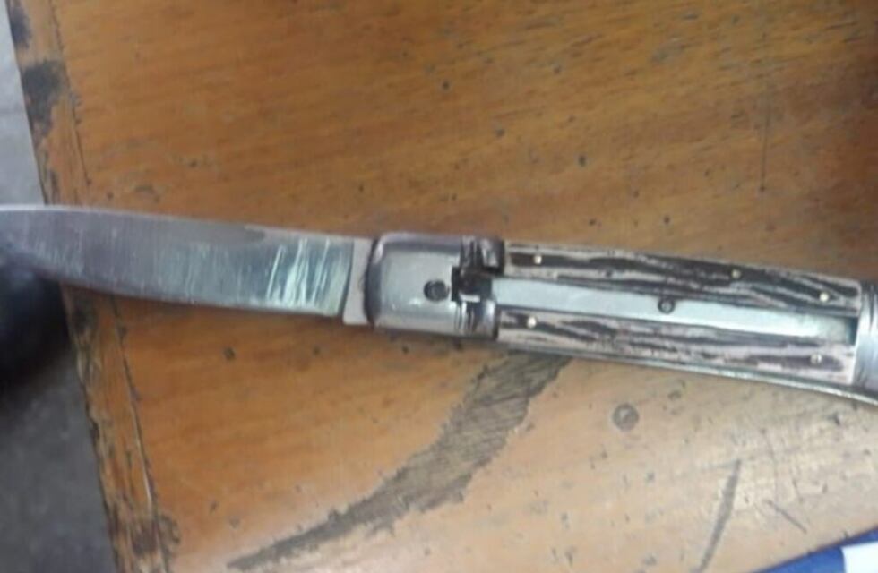 Detienen a dos menores que robaban con una navaja en el Acceso Este