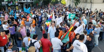 La marcha a favor de Evo en Córdoba\u002E