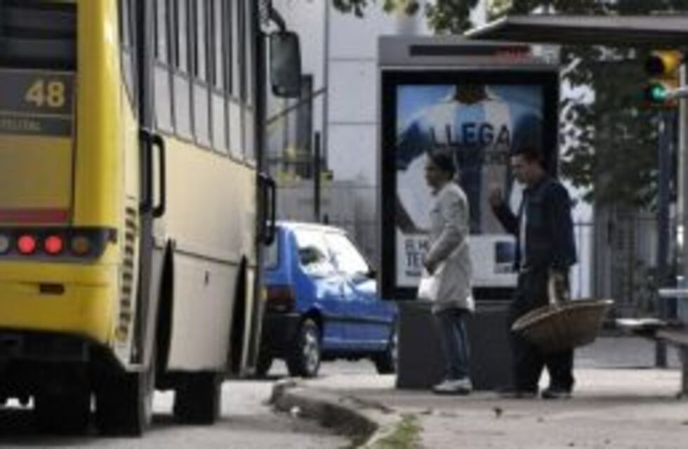 Desvíos del transporte público en el centro comercial Tiro Suizo por las fiestas