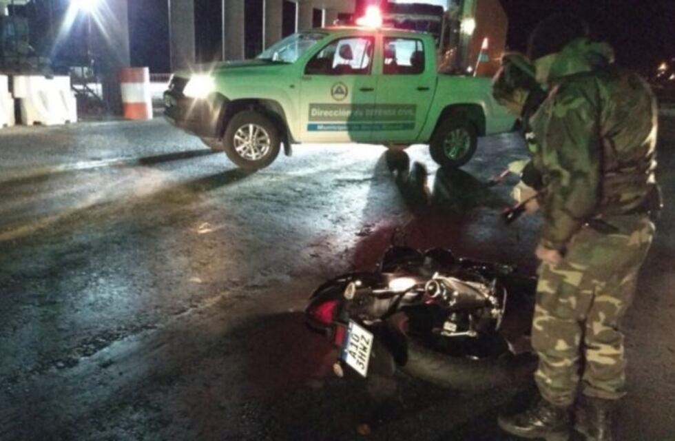 Una joven herida de gravedad tras una caída en motocicleta