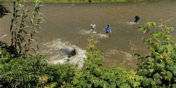 Recuperan un cuerpo arrastrado por el río Juramento\u002E (El Tribuno)