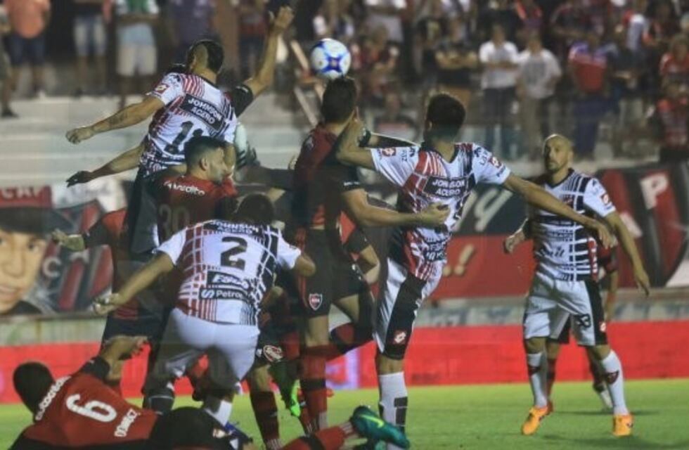 Newell's fue más pero se quedó en el empate ante Patronato