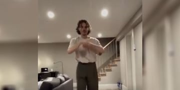 Subió un video, notaron una aterradora figura asomándose y desde entonces no duerme