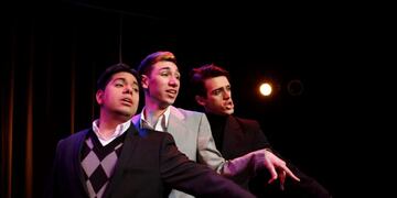 Grupo Teatral Tres Son Multitud, en la obra Qué pretenden de nosotros\u002E Marzo 2019\u002E