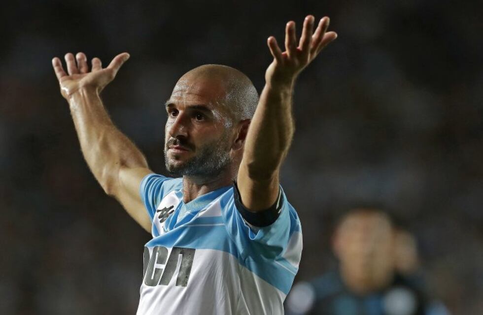 Lisandro López se entrenó diferenciado en Racing y está en duda para el clásico ante Independiente