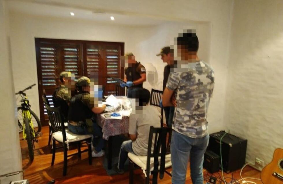 Se conocieron las imágenes del allanamiento al pediatra detenido por pornografía infantil