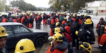 Emprenden el regreso los mineros de El Aguilar, en Jujuy