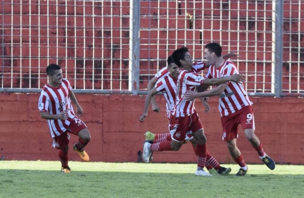 San Martín se impuso en el clásico de la Liga Tucumana