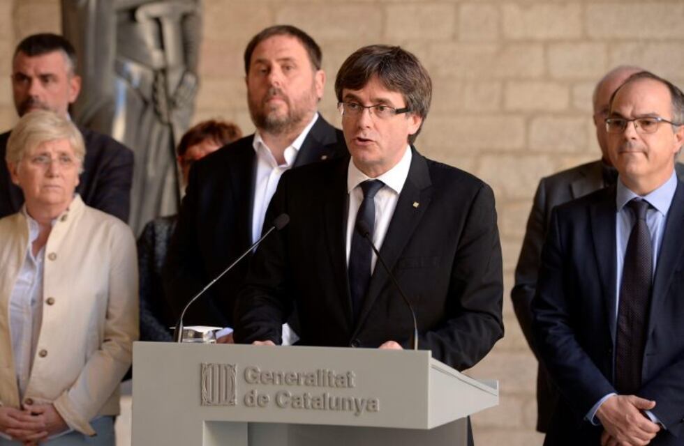 El gobierno de Cataluña posterga un día la declaración de independencia