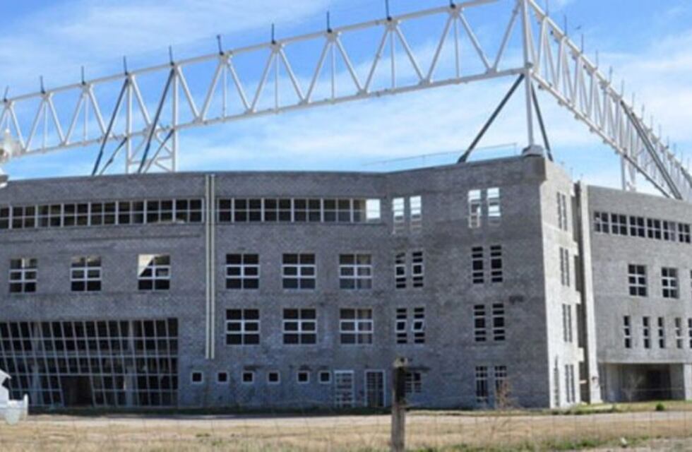 Una consultora detectó "vicios ocultos" en la estructura del Megaestadio