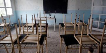 DYN02, LA PLATA, 21/03/2017, DOCENTES BONAERENSES ADHIRIERON AL PARO NACIONAL DOCENTE\u002E FOTO:DYN/SALVADOR SANTIAGO\u002E la plata  conflicto paro docente en la provincia de buenos aires por la paritaria recorrida por colegios escuelas escuelas del barrio de florida aulas vacias