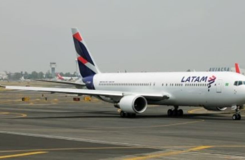 Un vuelo de LATAM con destino a Neuquén debió regresar a Buenos Aires