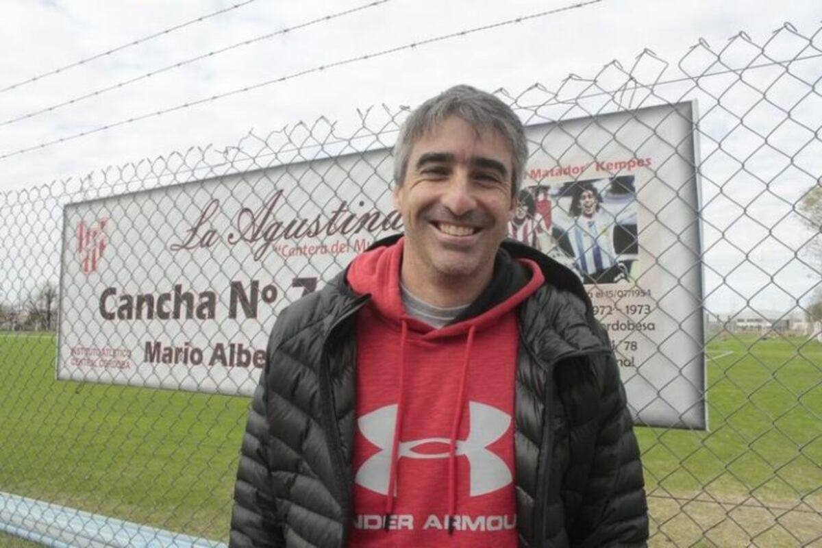 El nuevo DT albirrojo, Gabriel Gómez, arranca con plantel casi completo\u002E