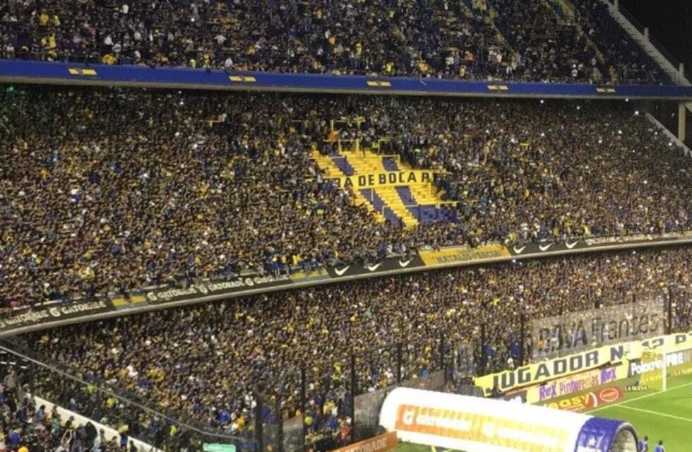 La 12 protestó contra la prohibición aplicada a Rafael Di Zeo y Mauro Martín