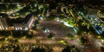 Paulo Londra cantó ante 70 mil personas en Mendoza\u002E (Foto: Prensa Ciudad de Mendoza)