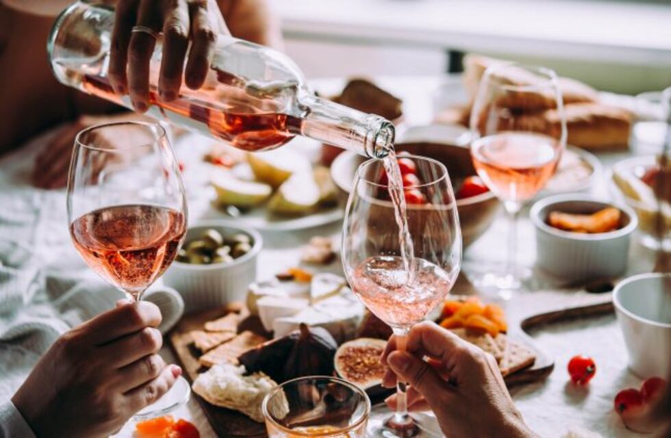 Color y tipo de uva: las claves para elegir el mejor rosado para tu cena