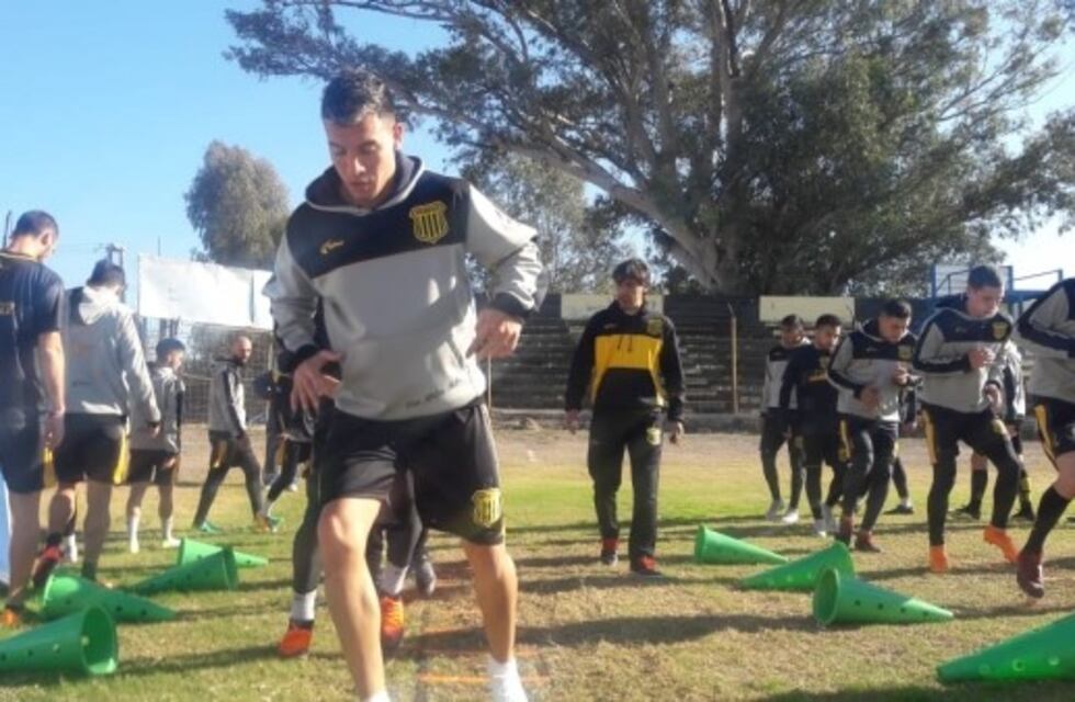 Mitre se mide con Atlético Tucumán de cara al debut en la Primera Nacional