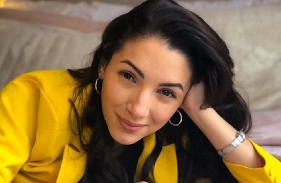 Con una foto en ropa interior, Thelma Fardin adelantó un fragmento de su libro