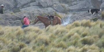 Así fue la secuencia del incendio intencional registrada por el fotógrafo cordobés Claudio Fogliatti\u002E