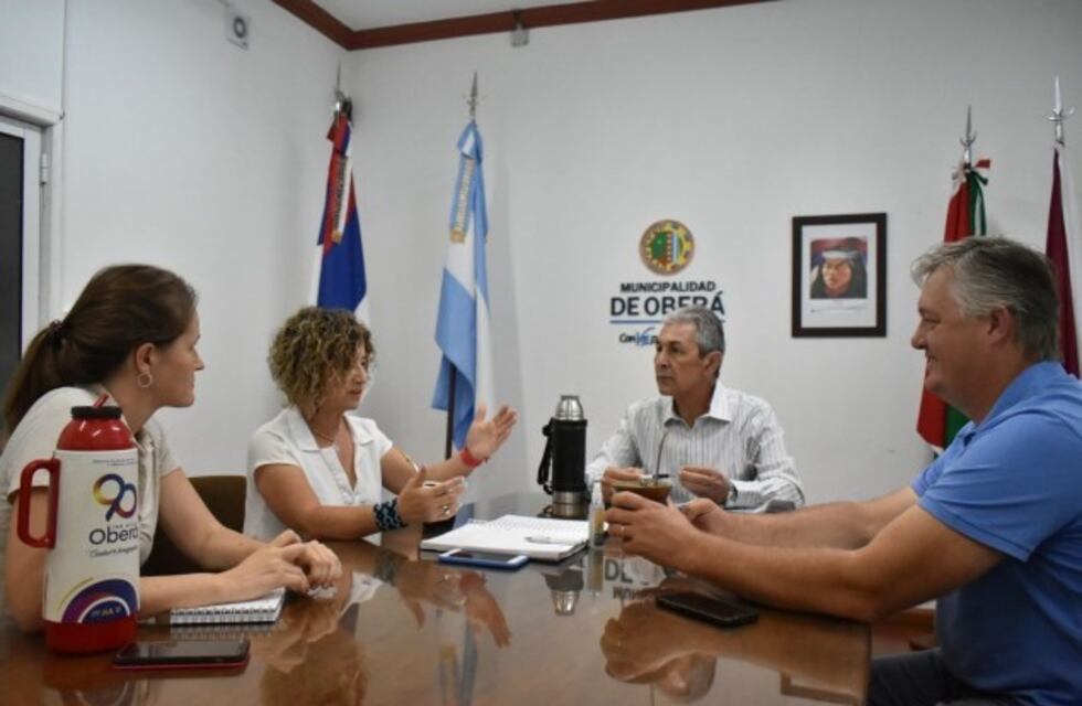 El intendente Fernández se reunión con la ministra de Agricultura Familiar de la provincia