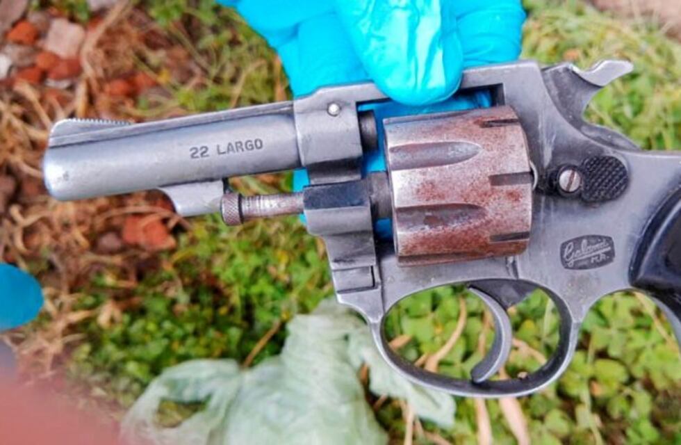 En Santa Rosa, un violento golpeó a su mujer y baleó al concuñado que la quiso defender