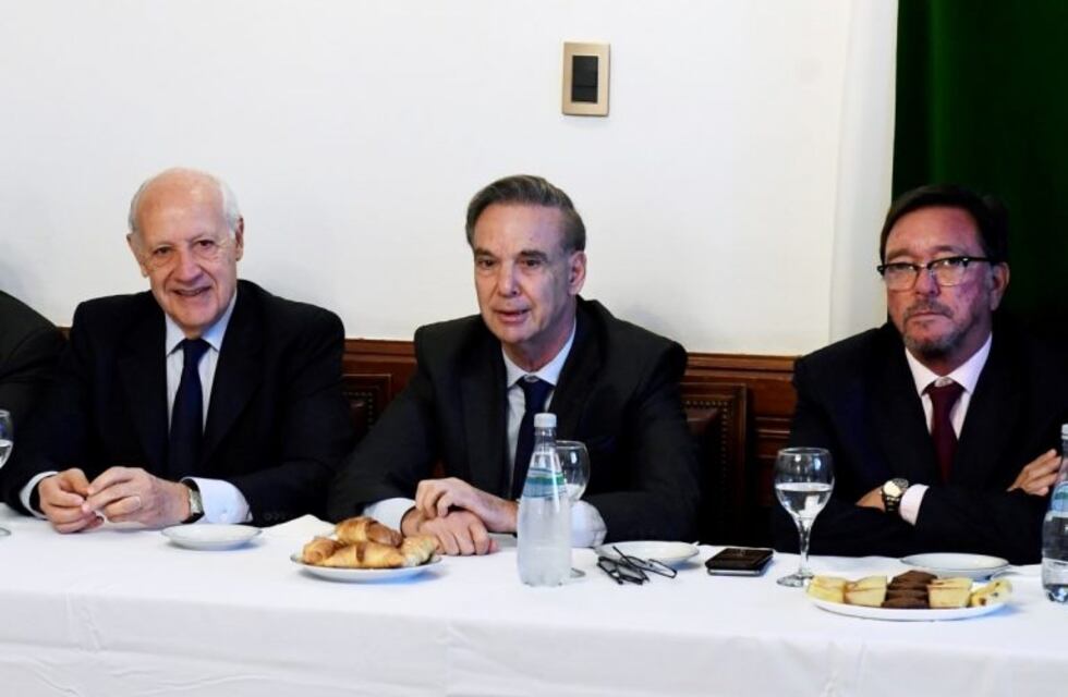 Guastavino participó del encuentro de los Senadores del PJ con Lavagna