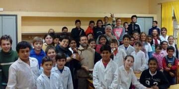 Realizarán una feria intercambio de uniformes usados en el Centro Cívico de Oberá