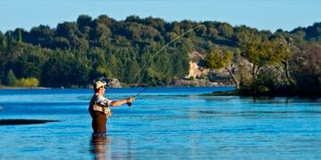 Dos mecánicos hallaron "la isla de las truchas" en Bariloche