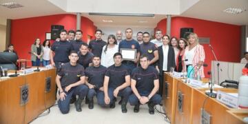 Distinguieron en Viedma a los bomberos que trabajaron en el incendio en Las Grutas