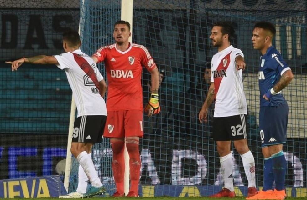 Con Armani como figura, River le ganó 2-0 a Racing