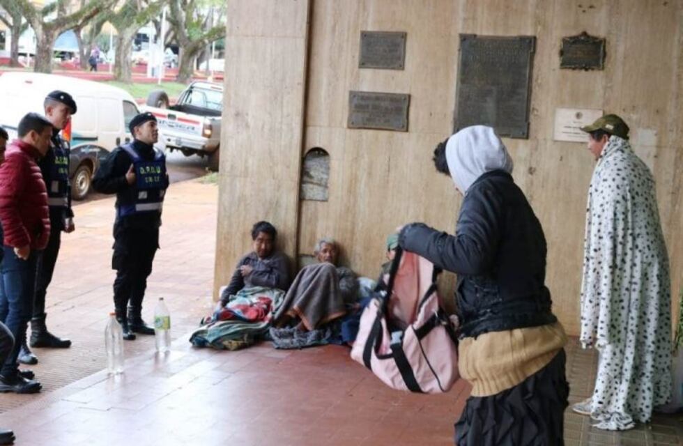Por el frío asisten a personas en situación de calle en Oberá