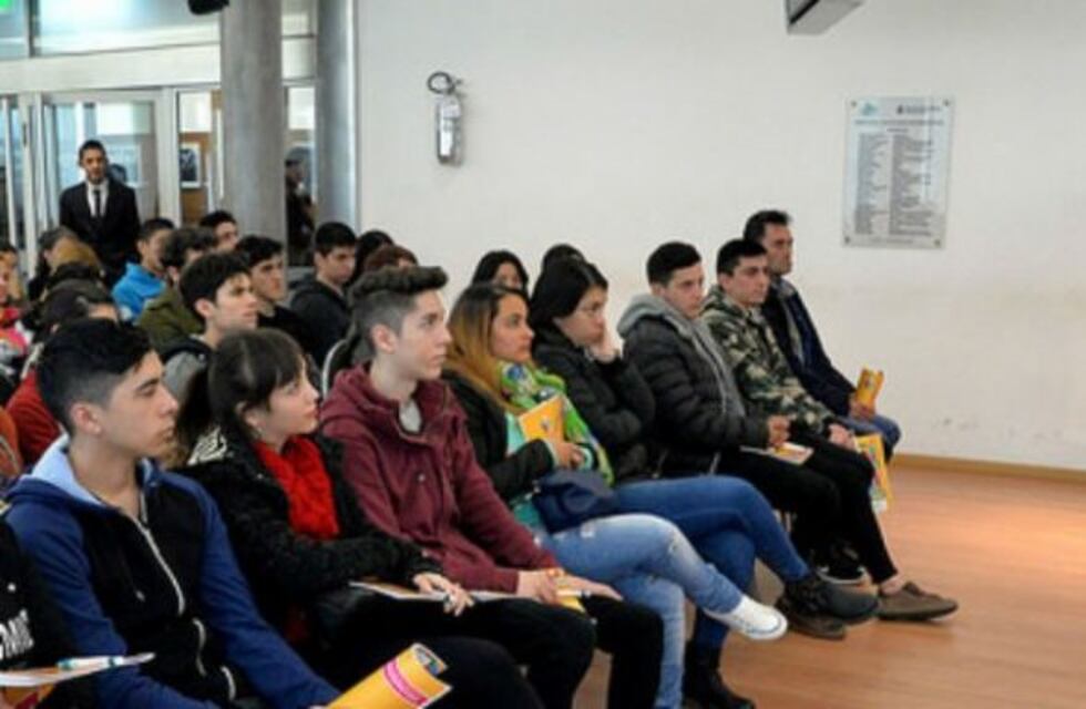 Un centenar de jóvenes inician el entrenamiento laboral del Programa Sí Sí