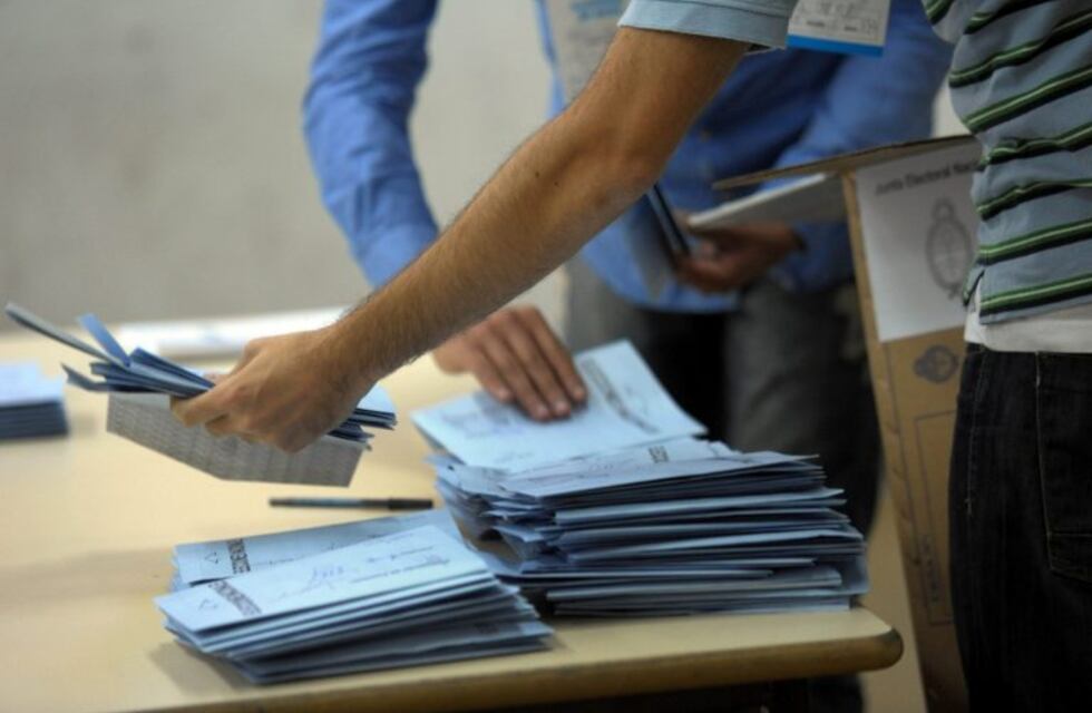 Los primeros resultados del recuento se publicarán tras el 10 por ciento escrutado en Buenos Aires, Córdoba y Santa Fe