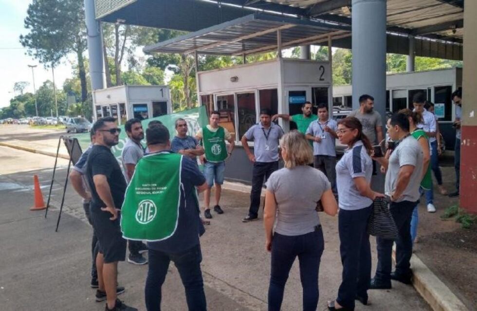 Despidieron a ocho trabajadores de Migraciones de Puerto Iguazú