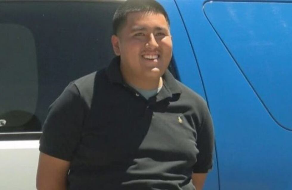 Un joven de 19 años devolvió 135.000 dólares que encontró en el piso de un cajero automático