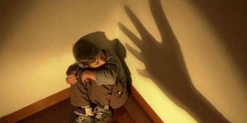 El hombre le pegó una bofetada al niño\u002E