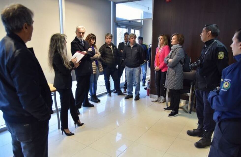 Viales levantan la toma del edificio y hoy comienzan a trabajar