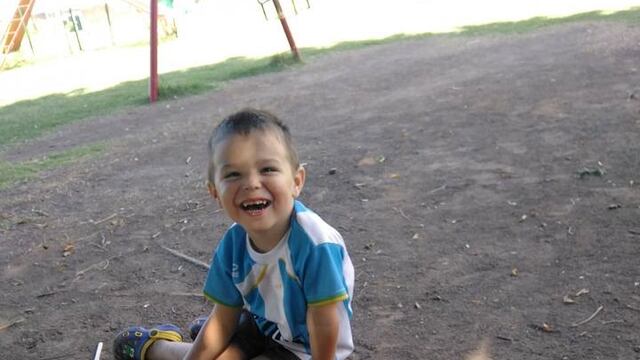 La familia de un niño con Diplejia espástica vende una rifa para construir su casa en Paraná