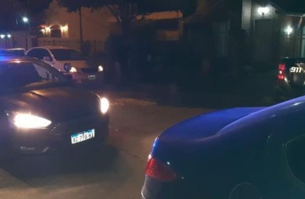 Policía de Santa Fe identificó a más de 80 personas en tres fiestas ilegales