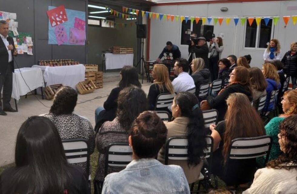 Las presas de El Borbollón confeccionarán los uniformes de los choferes de micro