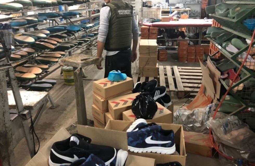 Millonario decomiso por falsificación de zapatillas en Mendiolaza