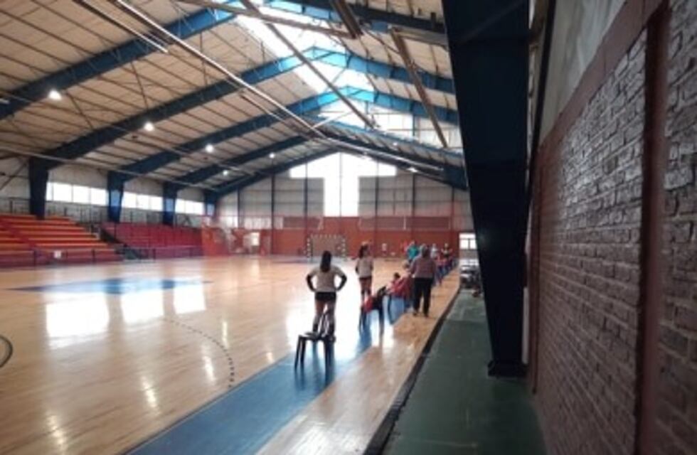 Esquel: La escuela de vóley municipal retomó  las prácticas