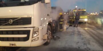 El fuego se inició en un neumático\u002E