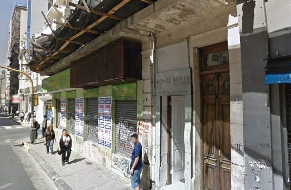 Cayó una mampostería en el centro porteño: dos heridos