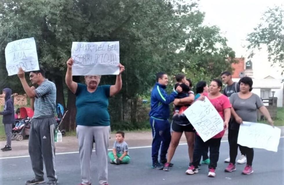 Cortaron la ruta en Valle Alegre, pidiendo obras de agua