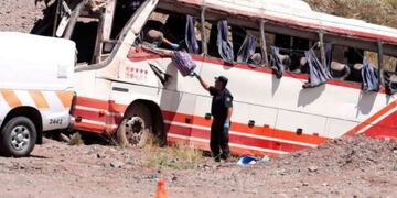 Guillermo Olguín, hermano de un profesor de la delegación en Mendoza, denunció el extravío de más de dos millones de pesos y documentos que estaban a bordo del ómnibus\u002E