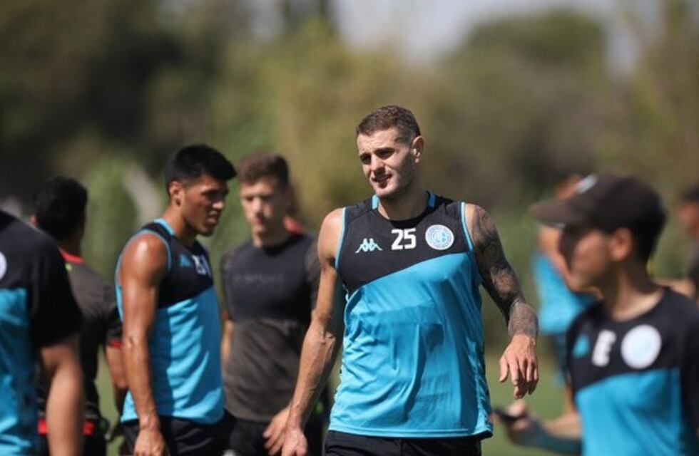 Pablo Vegetti, goleador y capitán de Belgrano, también pide volver a entrenar