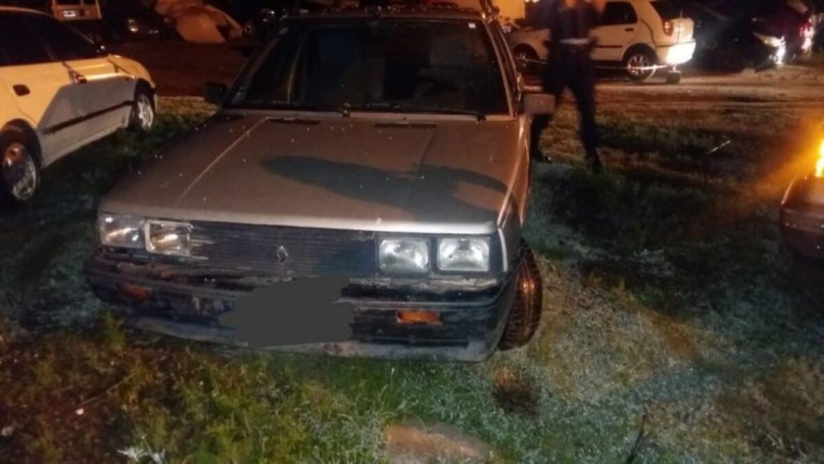 En Avenida Argentina al 500 se localizó el vehículo abandonado en una vivienda\u002E