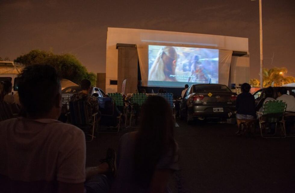 Vuelve el autocine y el público puede elegir qué película quiere ver