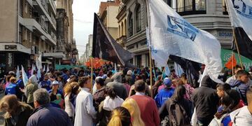Los referentes sindicales se reunirán este miércoles en la puerta de Anses\u002E (Siprus Rosario)